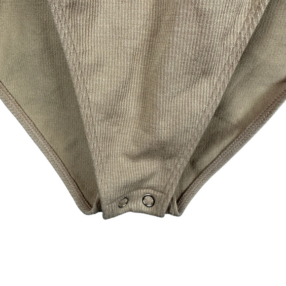 Fabletics Ladies Finely Cutout Seamless Ribbed Bodysuit Desert Tan Size Medium - Picture 7 of 7